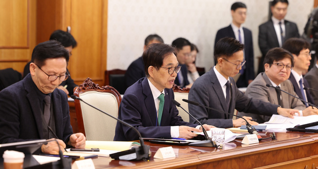 발언하는 이광형 민간위원장