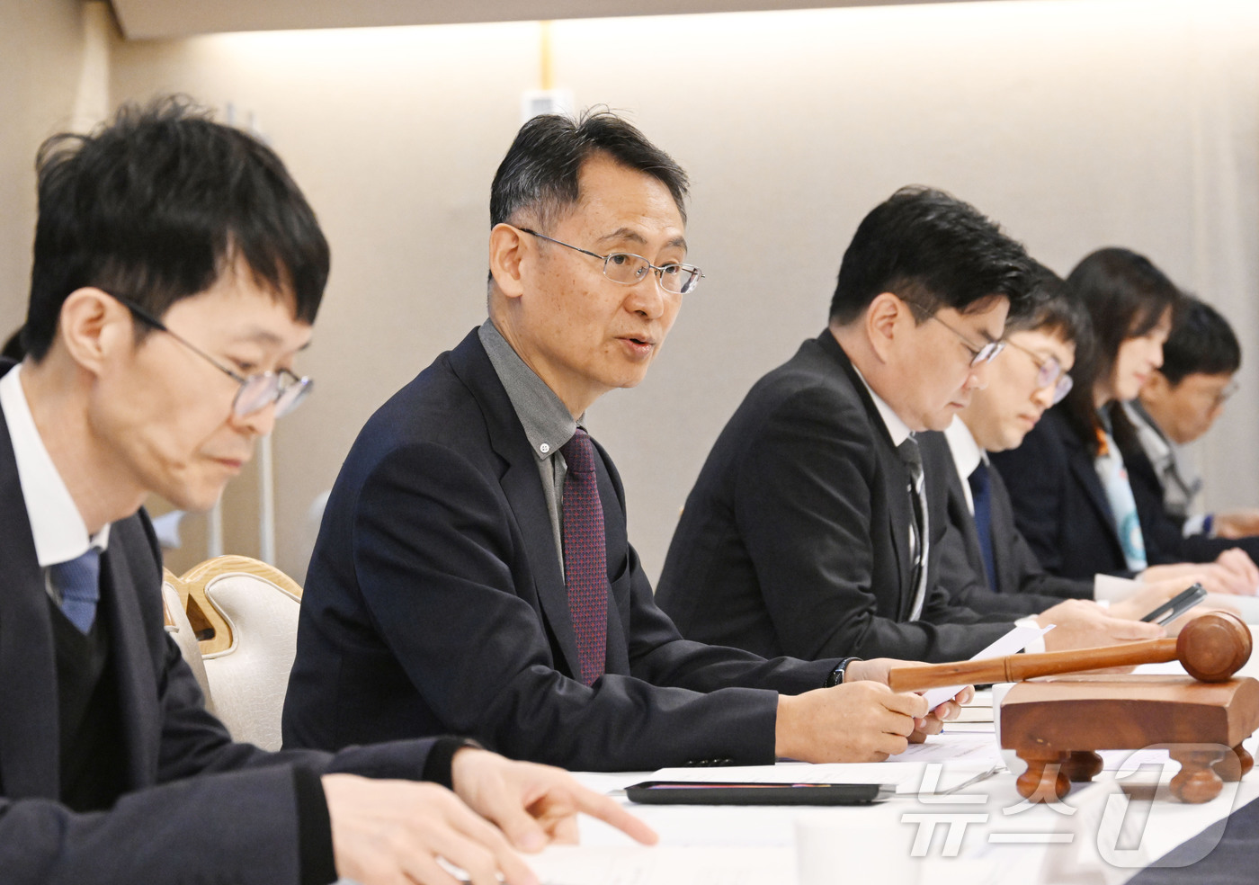 (서울=뉴스1) = 허장 재정경제부 2차관이 20일 서울 종로구 정부서울청사에서 열린 2026년 제1차 조달정책심의위원회를 주재하고 있다. (재정경제부 제공. 재판매 및 DB 금지 …