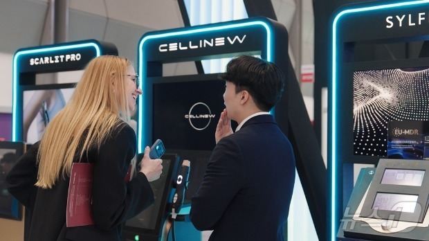 (서울=뉴스1) = 비올메디컬이 오는 22일까지 서울 강남구 코엑스에서 열리는 국제의료기기·병원설비전시회 ‘KIMES 2026’에 참가한다고 20일 밝혔다. 사진은 비올메디컬 관계 …