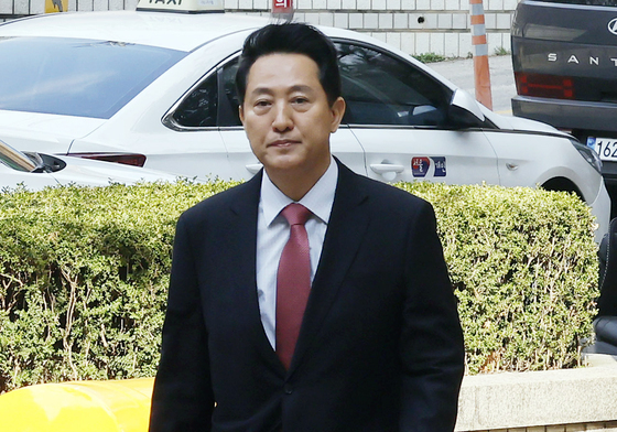 오세훈, 정치자금법 위반 공판 출석