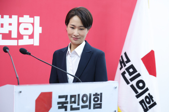 충북지사 후보 면접 마친 김수민