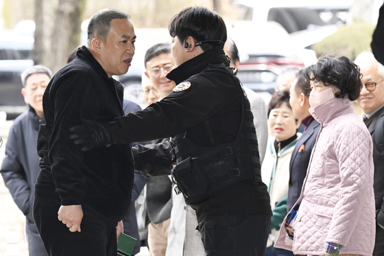 오세훈 재판 증인 명태균, 법원 출석