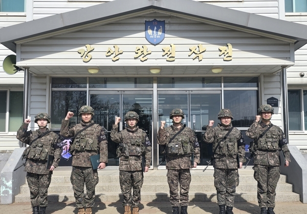 민통선 철책 넘으려던 민간인 검거 장병들, 군단장 표창