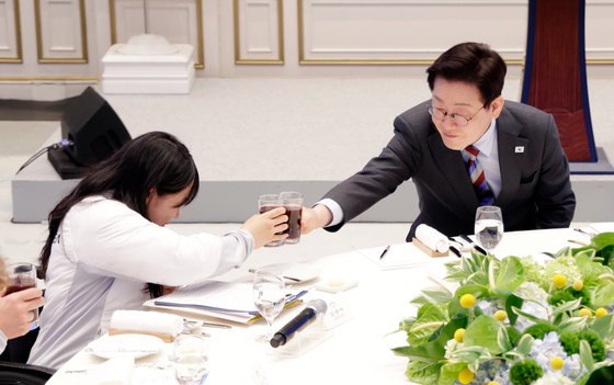 李대통령, 패럴림픽 선수단과 오찬…"장애인스포츠 긍지 보여줬다"(종합)