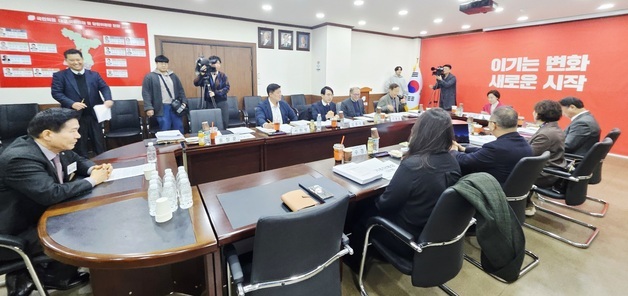 국힘 대구 기초단체장 면접…이인선 "특정 후보 배제 규칙 없어"