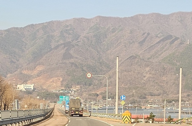 [영남산불 1년]"산에서 흙이 흘러 내려와"…산청 주민 불안감 여전