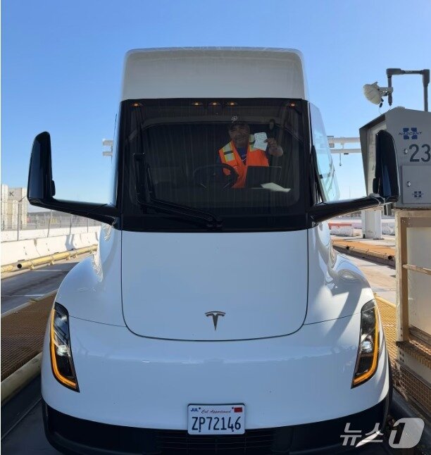 본문 이미지 - 테슬라 세미 트럭 - WSJ 갈무리