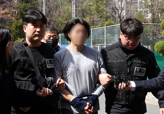 전 직장동료 '항공사 기장 살해' 피의자 구속심사