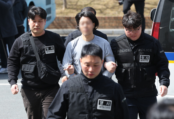 항공사 기장 살해 사건 피의자, 구속심사 출석