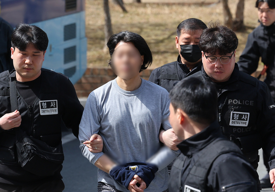 항공사 기장 살해 사건 피의자, 구속심사 출석