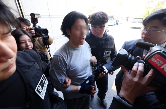 항공사 기장 살해 사건 피의자, 구속심사 출석