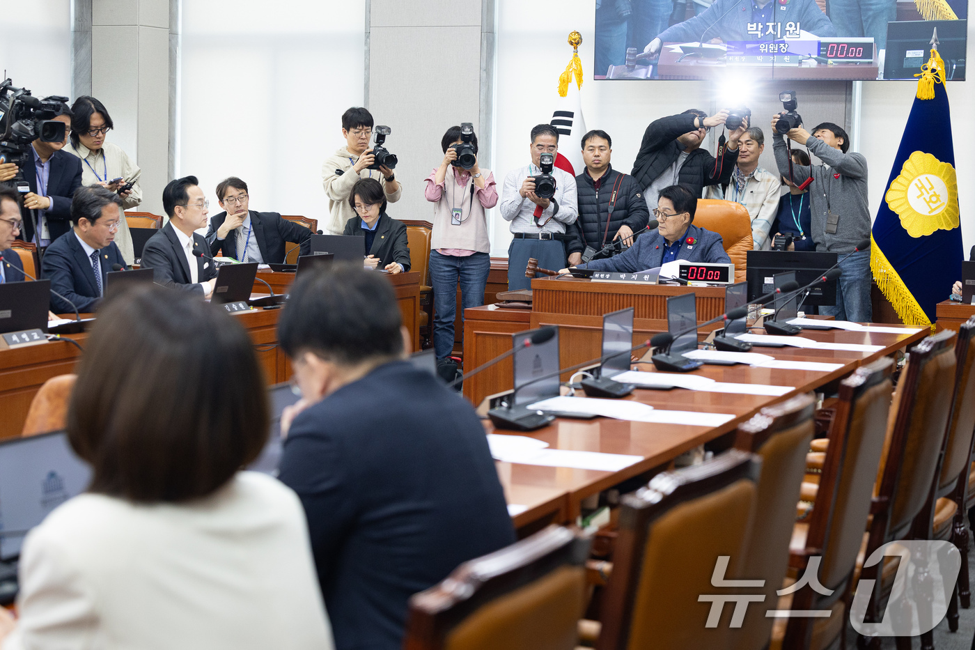 (서울=뉴스1) 유승관 기자 = 20일 서울 여의도 국회에서 열린 제433회 국회(임시회) 윤석열 정권 정치검찰 조작기소 의혹 사건 진상규명 국정조사특별위원회 제1차 전체회의에서 …