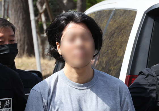 영장심사 출석하는 '항공사 기장 살해' 피의자