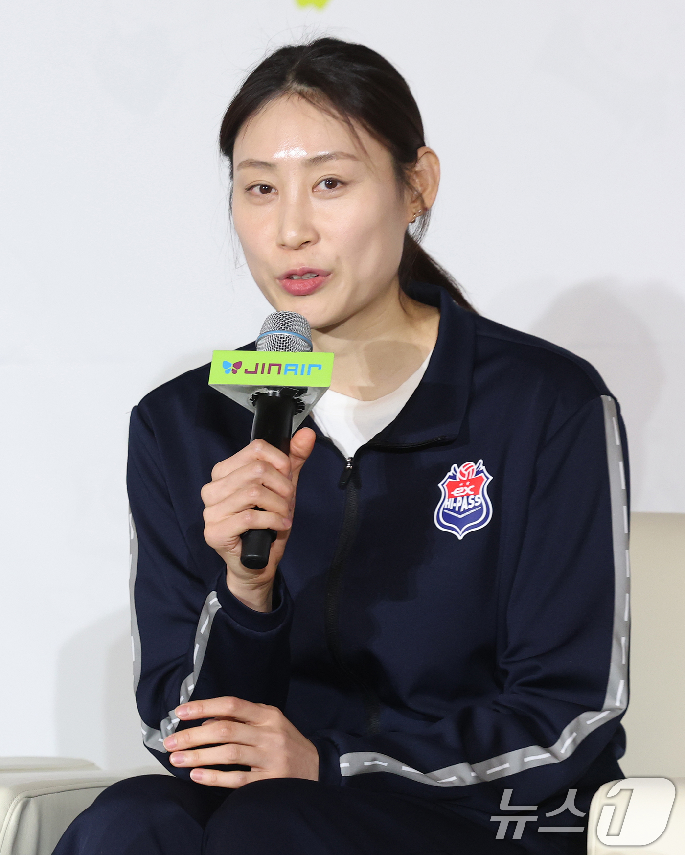 (서울=뉴스1) 오대일 기자 = 20일 오후 서울 강남구 호텔리베라청담에서 열린 프로배구 진에어 2025-2026 V리그 포스트시즌 미디어데이에서 한국도로공사 배유나가 각오를 밝히 …