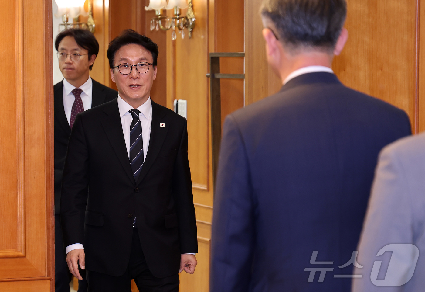 (서울=뉴스1) 김성진 기자 = 김민석 국무총리가 20일 서울 종로구 정부서울청사에서 열린 초대형 산불 피해지원 및 재건위원회 위원 위촉식에 참석하고 있다. 2026.3.20/뉴스 …