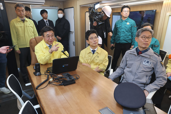 윤호중 장관, BTS 행사 앞두고 광화문 일대 안전관리 점검