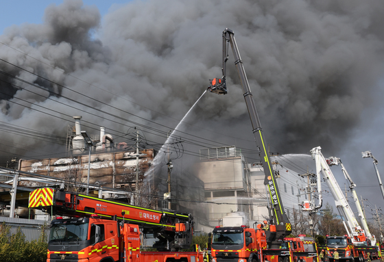 李대통령 "대전 車공장 화재 수습에 가용 자원 총동원" 지시