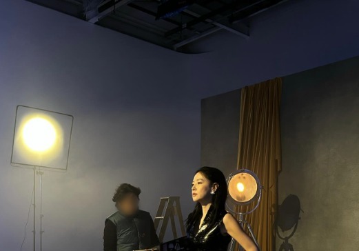 신비주의 벗은 이영애, 옆트임 드레스 입고 드러낸 섹시미 '반전' [N샷]