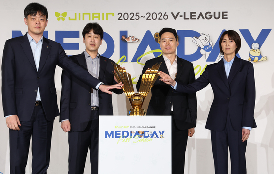 우승 트로피 노리는 V리그 포스트시즌 여자부 감독들