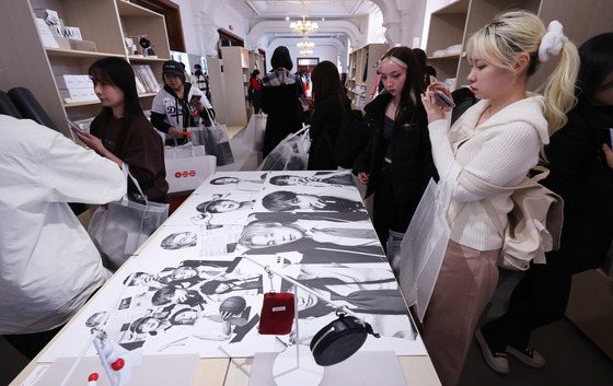 BTS 팝업스토어 찾은 아미들