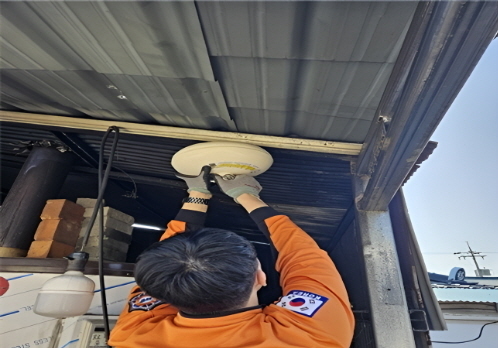 전남소방, 산림 인접 마을에 자동확산소화기 무상 보급