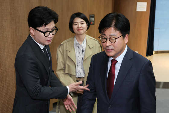 대화하는 한동훈·김종혁