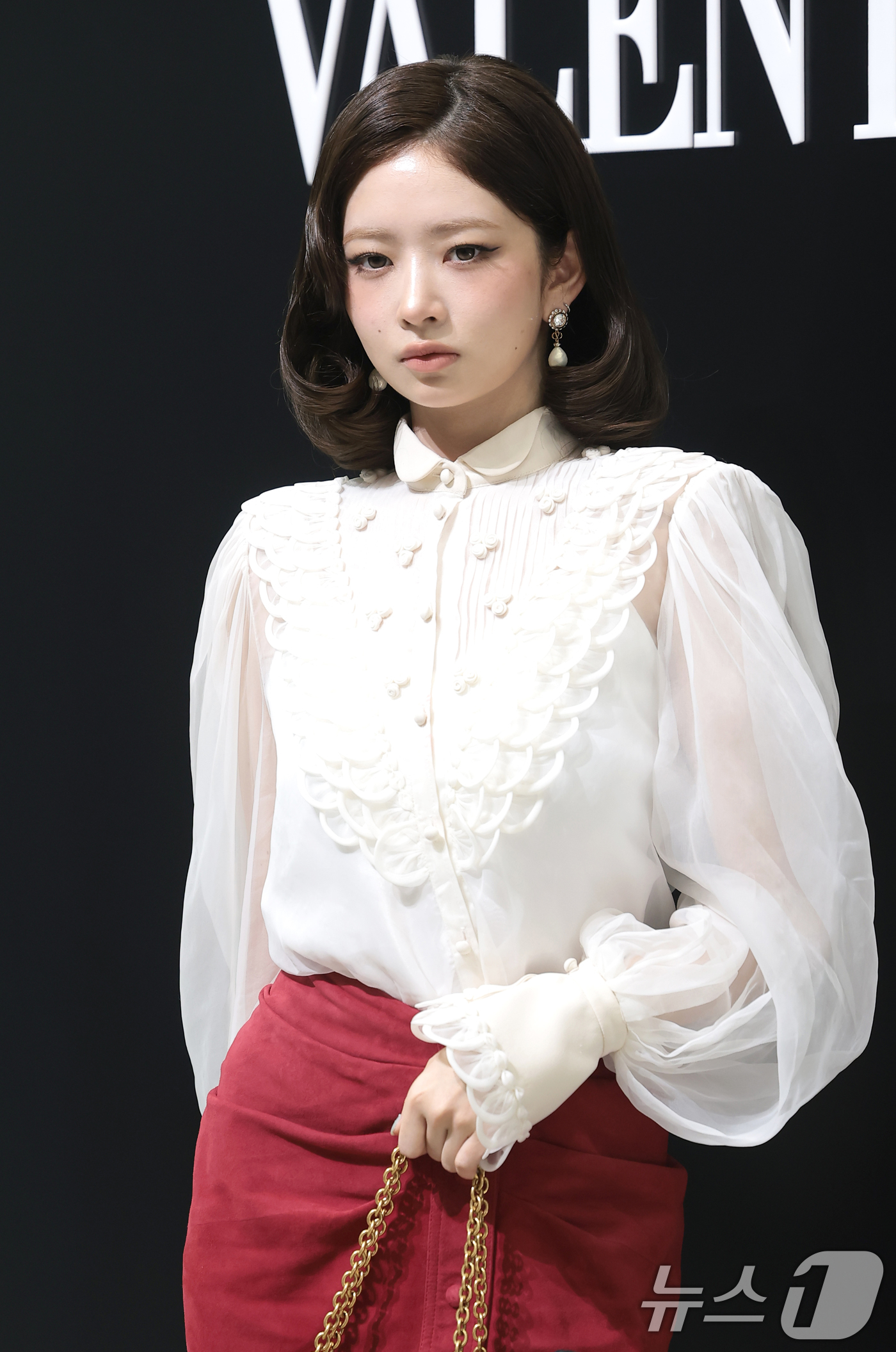 (서울=뉴스1) 권현진 기자 = 아이브(IVE) 레이가 20일 서울 광진구 레이어스튜디오에서 열린 패션 브랜드 메종 발렌티노(VALENTINO) 2026 봄/여름 ‘파이어플라이즈( …