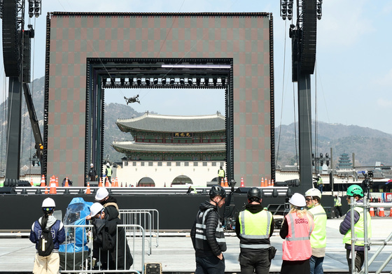 막바지 준비로 분주한 BTS 컴백 무대