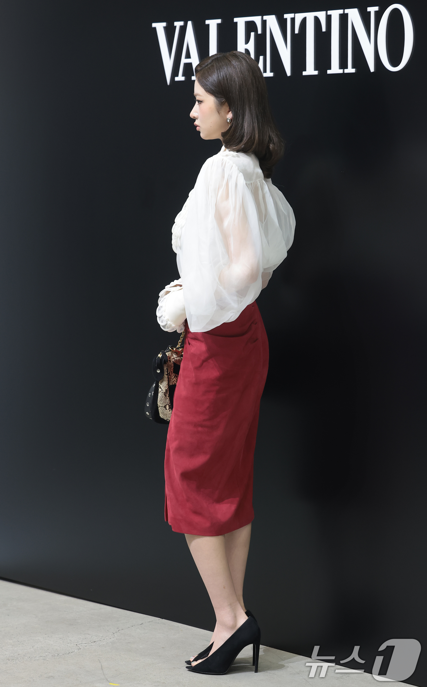 (서울=뉴스1) 권현진 기자 = 아이브(IVE) 레이가 20일 서울 광진구 레이어스튜디오에서 열린 패션 브랜드 메종 발렌티노(VALENTINO) 2026 봄/여름 ‘파이어플라이즈( …