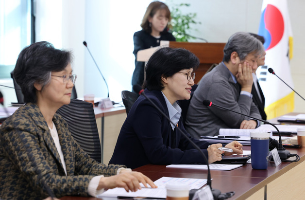 모두발언하는 원민경 장관