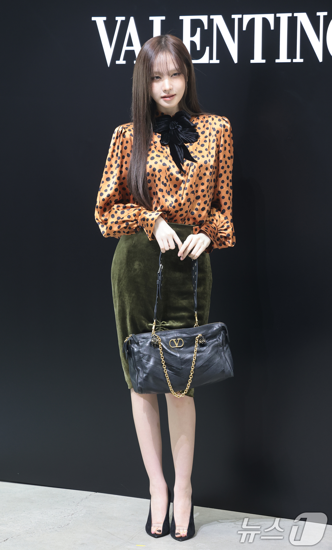 (서울=뉴스1) 권현진 기자 = 아이브(IVE) 리즈가 20일 서울 광진구 레이어스튜디오에서 열린 패션 브랜드 메종 발렌티노(VALENTINO) 2026 봄/여름 ‘파이어플라이즈( …