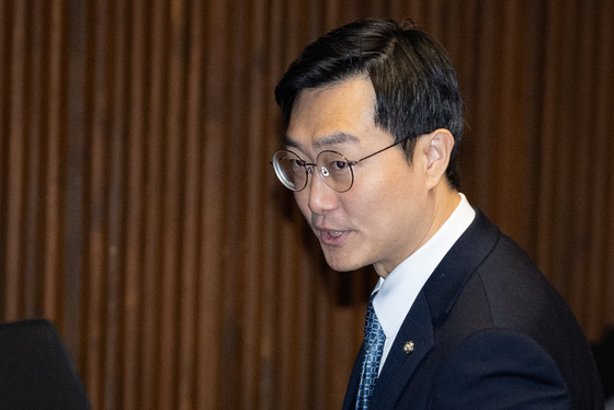 '민주당 탈당' 장경태 의원 본회의 참석