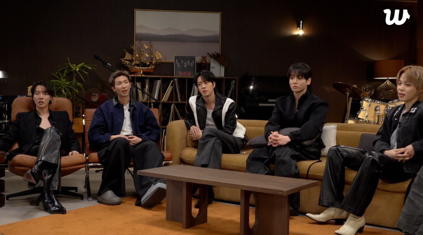 본문 이미지 - 방탄소년단 (위버스 라이브 화면 갈무리)