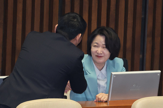 공소청법 통과 환호하는 추미애·김용민