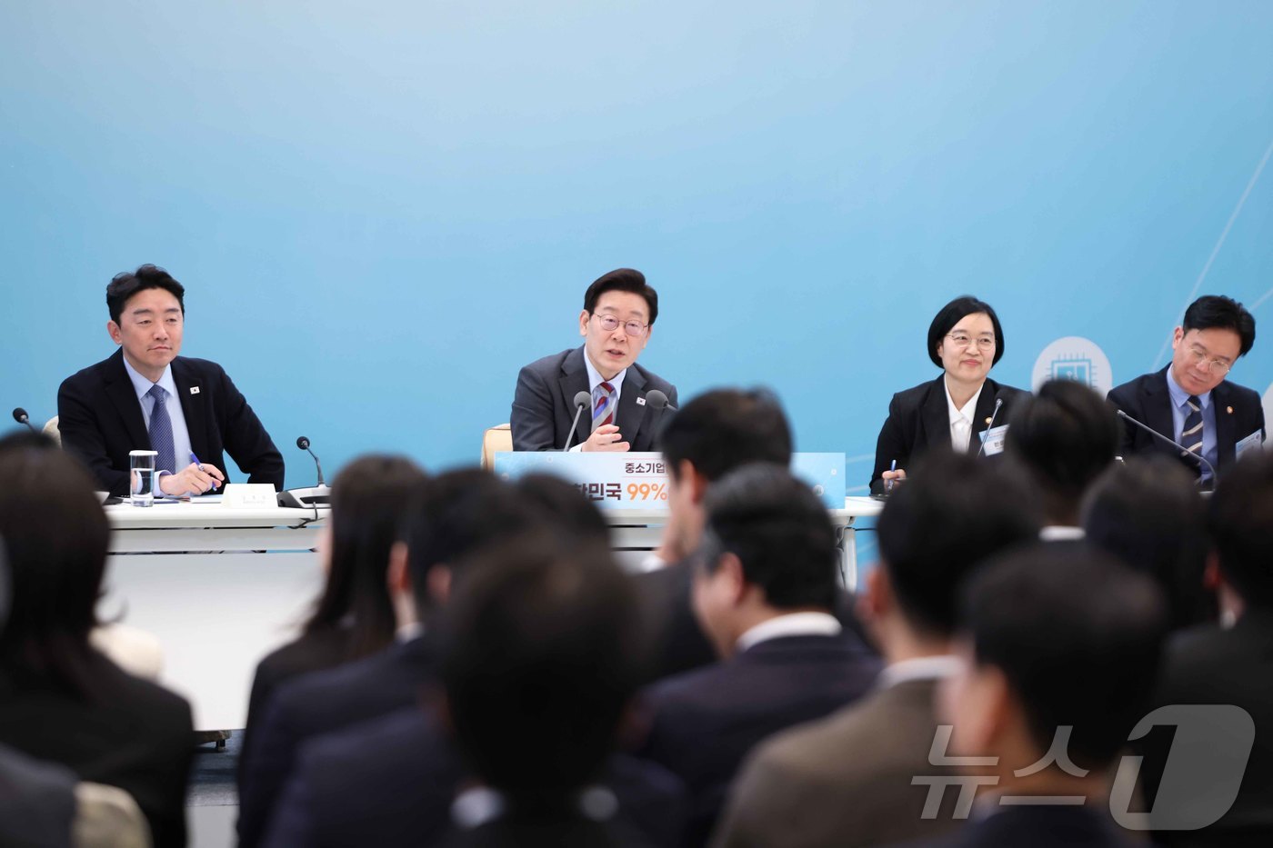 (서울=뉴스1) 허경 기자 = 이재명 대통령이 20일 청와대에서 열린 중소기업인과의 대화에서 발언하고 있다. 2026.3.20/뉴스1