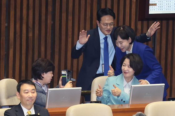 중수청법 본회의 상정에 野 필버…첫 주자 이달희(종합)