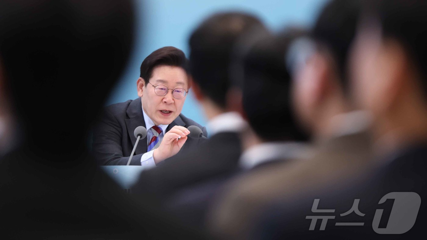 (서울=뉴스1) 허경 기자 = 이재명 대통령이 20일 청와대에서 열린 중소기업인과의 대화에서 발언하고 있다. 2026.3.20/뉴스1