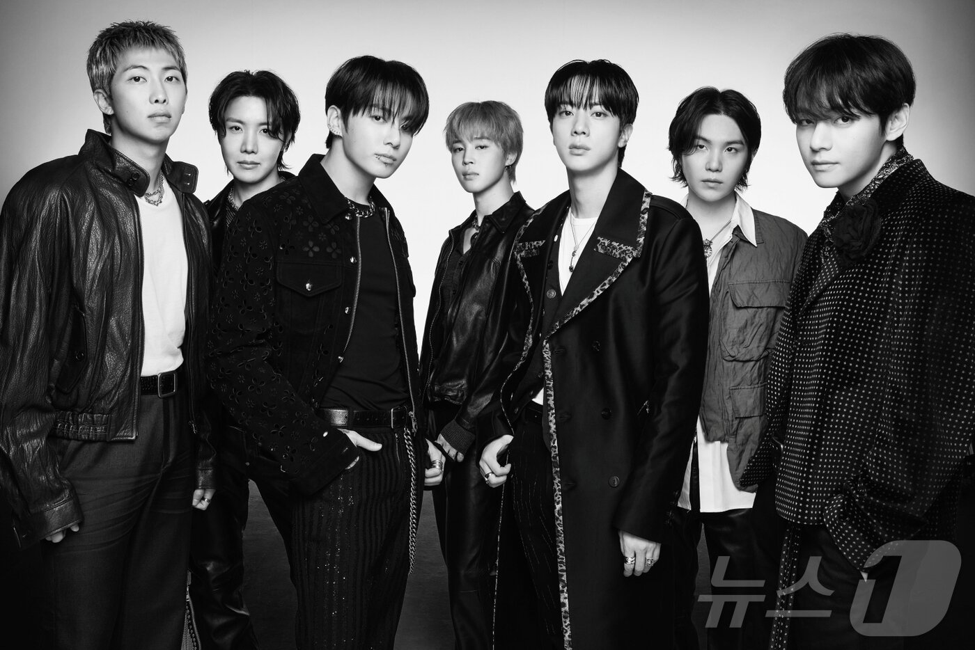 본문 이미지 - 그룹 방탄소년단(BTS)이 20일 2022년 6월 앤솔러지 앨범 'Proof' 이후 3년 9개월만에 정규 5집 앨범 '아리랑'(ARIRANG)을 발표했다. (빅히트뮤직 제공, 재판매 및 DB 금지) 2026.3.20 ⓒ 뉴스1 김진환 기자