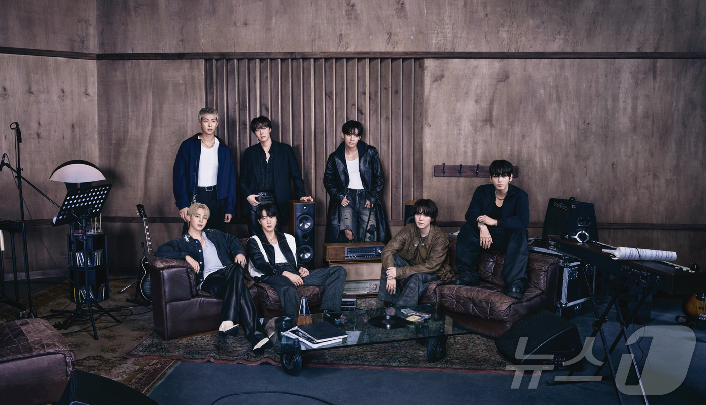 (서울=뉴스1) 김진환 기자 = 그룹 방탄소년단(BTS)이 20일 2022년 6월 앤솔러지 앨범 'Proof' 이후 3년 9개월만에 정규 5집 앨범 '아리랑'(ARIRANG)을 발 …