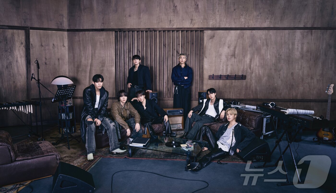 본문 이미지 - 그룹 방탄소년단(BTS)이 20일 2022년 6월 앤솔러지 앨범 'Proof' 이후 3년 9개월만에 정규 5집 앨범 '아리랑'(ARIRANG)을 발표했다. (빅히트뮤직 제공, 재판매 및 DB 금지) 2026.3.20 ⓒ 뉴스1 김진환 기자