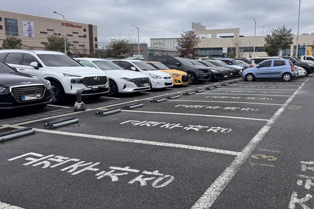 "예전 같지 않아"…발길 끊긴 울산 중고차 매매단지 '시름'