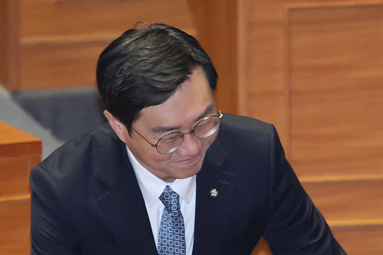 자진 탈당한 장경태