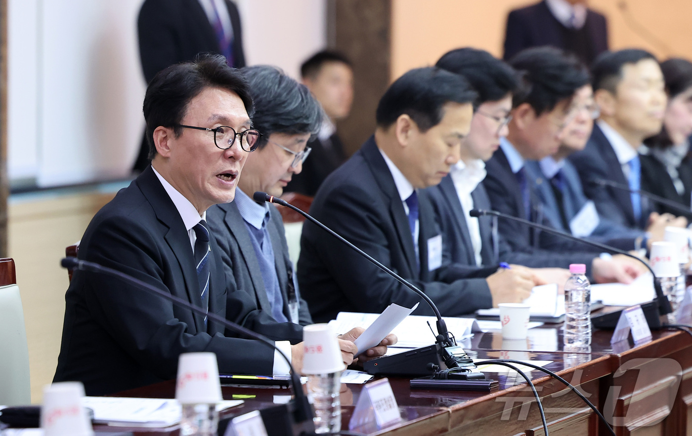 (서울=뉴스1) 김성진 기자 = 김민석 국무총리가 20일 서울 종로구 정부서울청사에서 열린 범정부 드론·대드론 통합 TF 출범식 및 전체회의에서 모두발언을 하고 있다. 2026.3 …