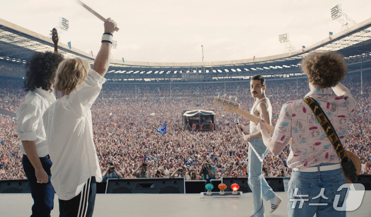 본문 이미지 - 영화 '보헤미안 랩소디' 스틸컷/사진제공=네이버 영화