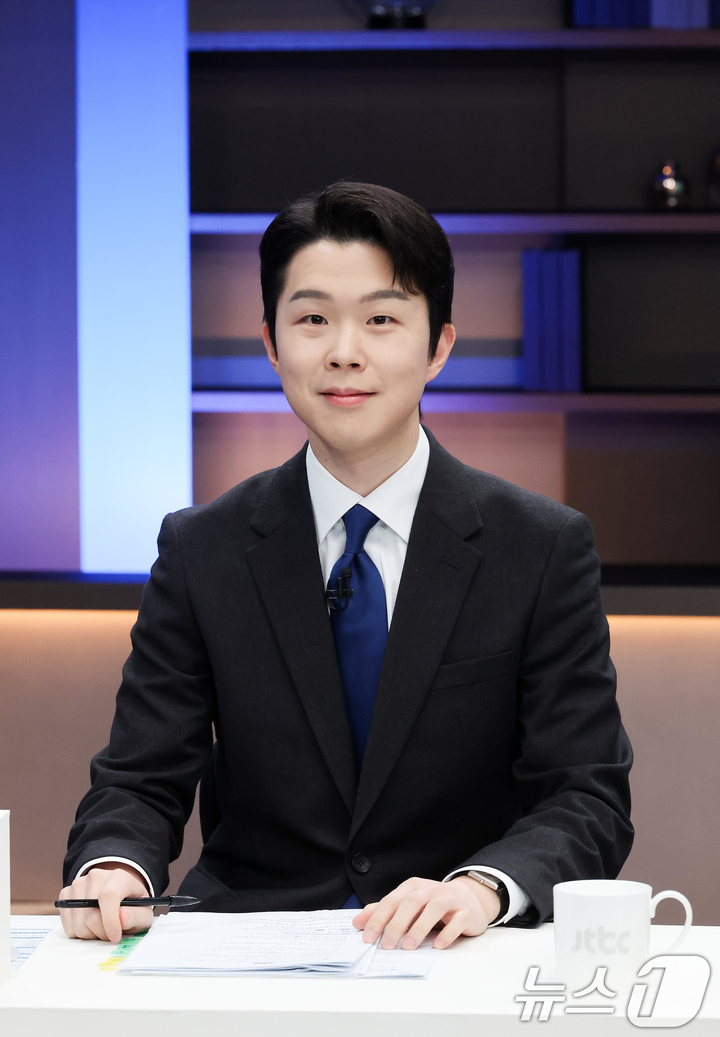 (서울=뉴스1) 국회사진기자단 = 20일 서울 마포구 JTBC에서 열린 더불어민주당 서울시장 예비경선 합동토론회에 김형남 예비후보가 참석하고 있다. 2026.3.20/뉴스1