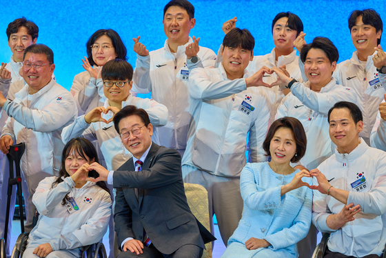 이재명 대통령 '동계 패럴림픽 선수단과 함께'