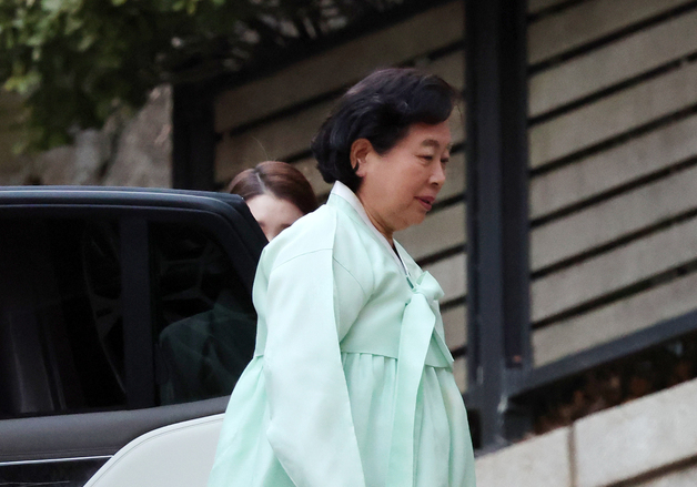 고 정주영 명예회장 25주기 제사 참석하는 현정은 회장