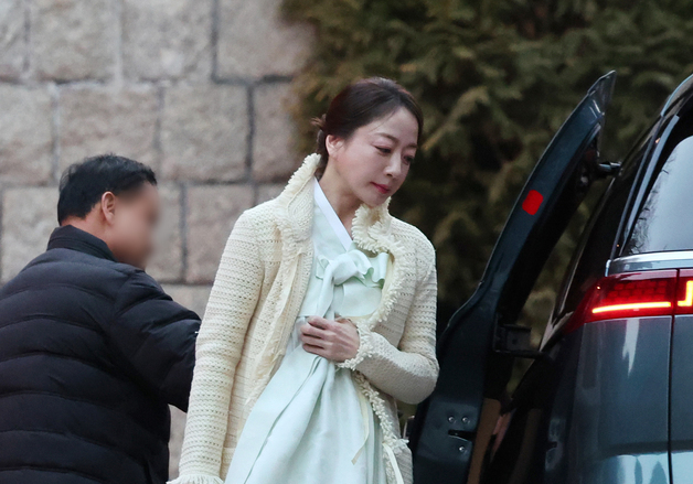 청운동 옛 자택 들어서는 노현정 전 아나운서