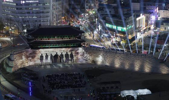 도심 물들이는 BTS '아리랑' 미디어 파사드
