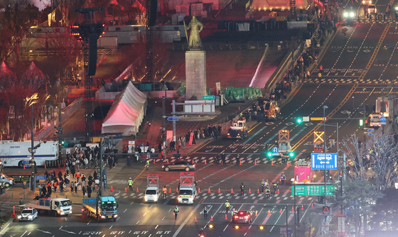 광화문 차량 통제 시작